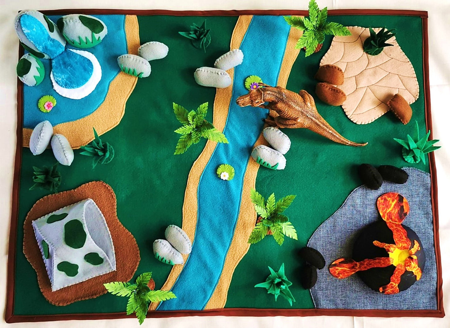 Felt Dinosaur Play mat - 67-Piece Felt Set